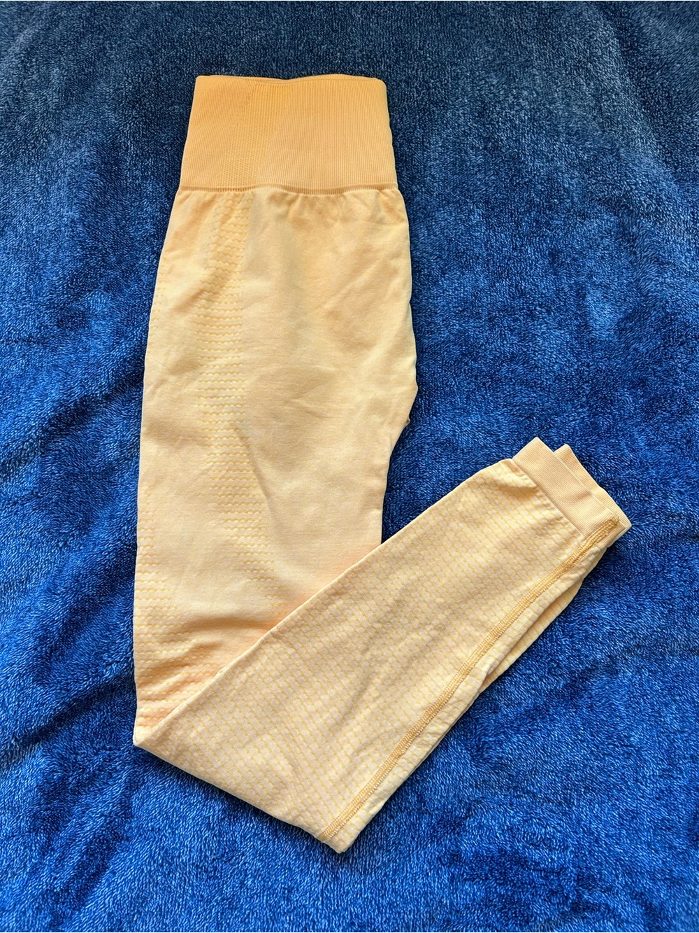 Gymshark Seamless Leggings in Mustard Yellow - Picture 2 of 6